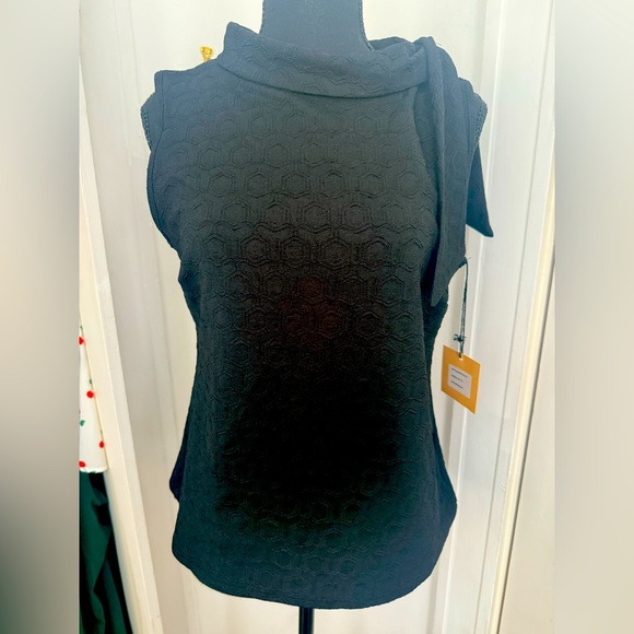 NWT Smak Parlour Black Sleeveless Top - Picture 1 of 4